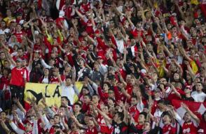 333439_BLU Radio. Hinchas de Independiente Santa Fe // Foto: Prensa Independiente Santa Fe