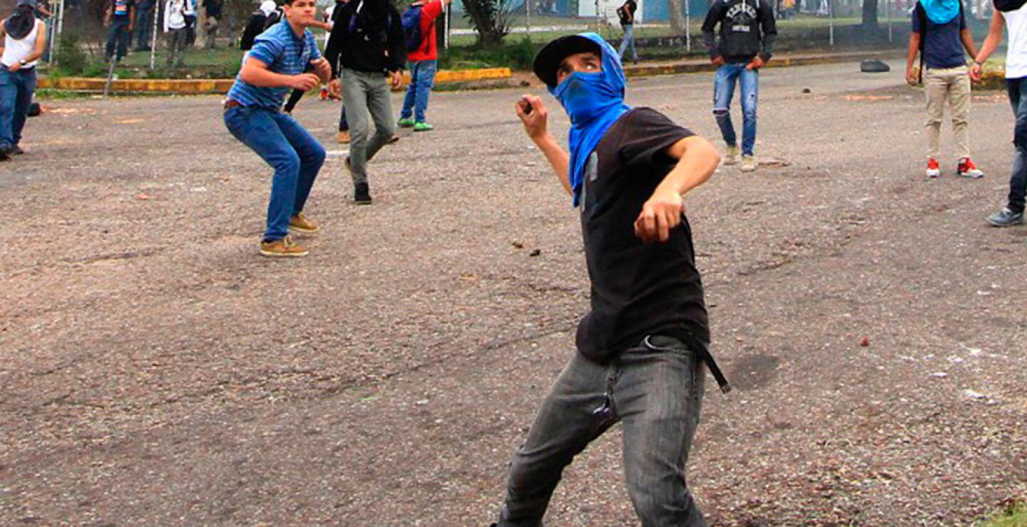 281686_Blu Radio / Protestas en Venezuela / AFP