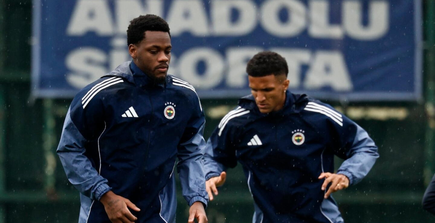 Jhon Durán en uno de los entrenamientos del Fenerbahçe.