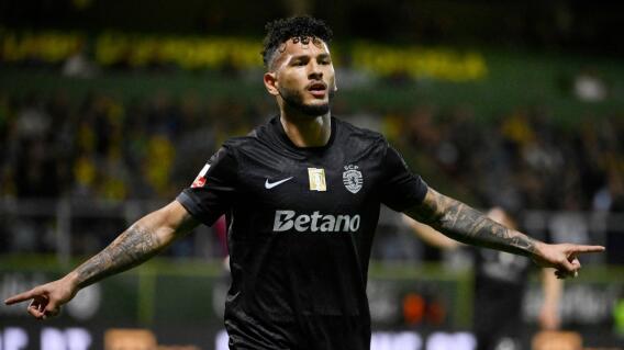 Luis Suárez celebrando gol con el Sporting de Lisboa