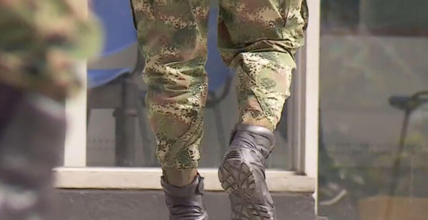 militares_chuzadas.jpg