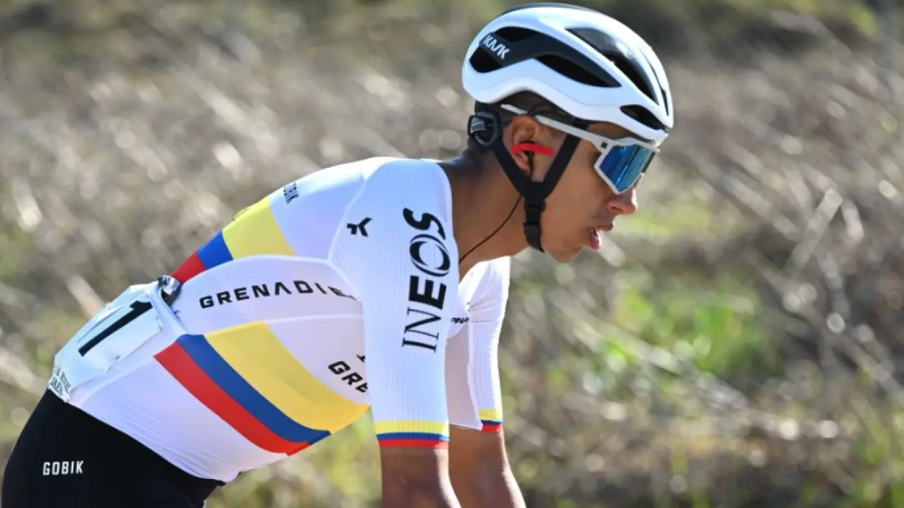 Febe Bernal Video de la caída de Egan Bernal, en la Clásica Jaén Paraiso Interior ...