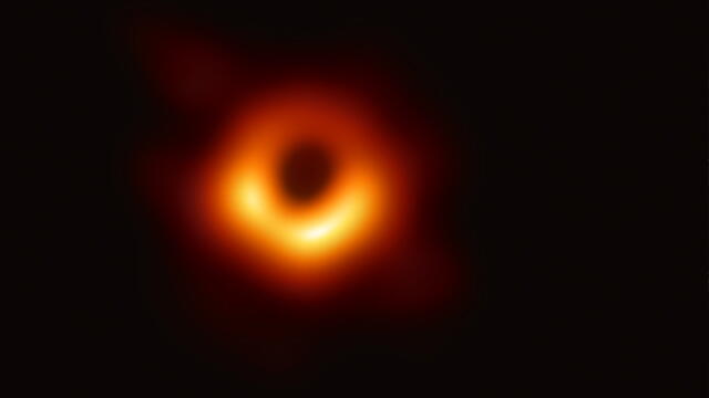 A propósito de la imagen que le da la vuelta al mundo, ¿qué es un agujero negro? 