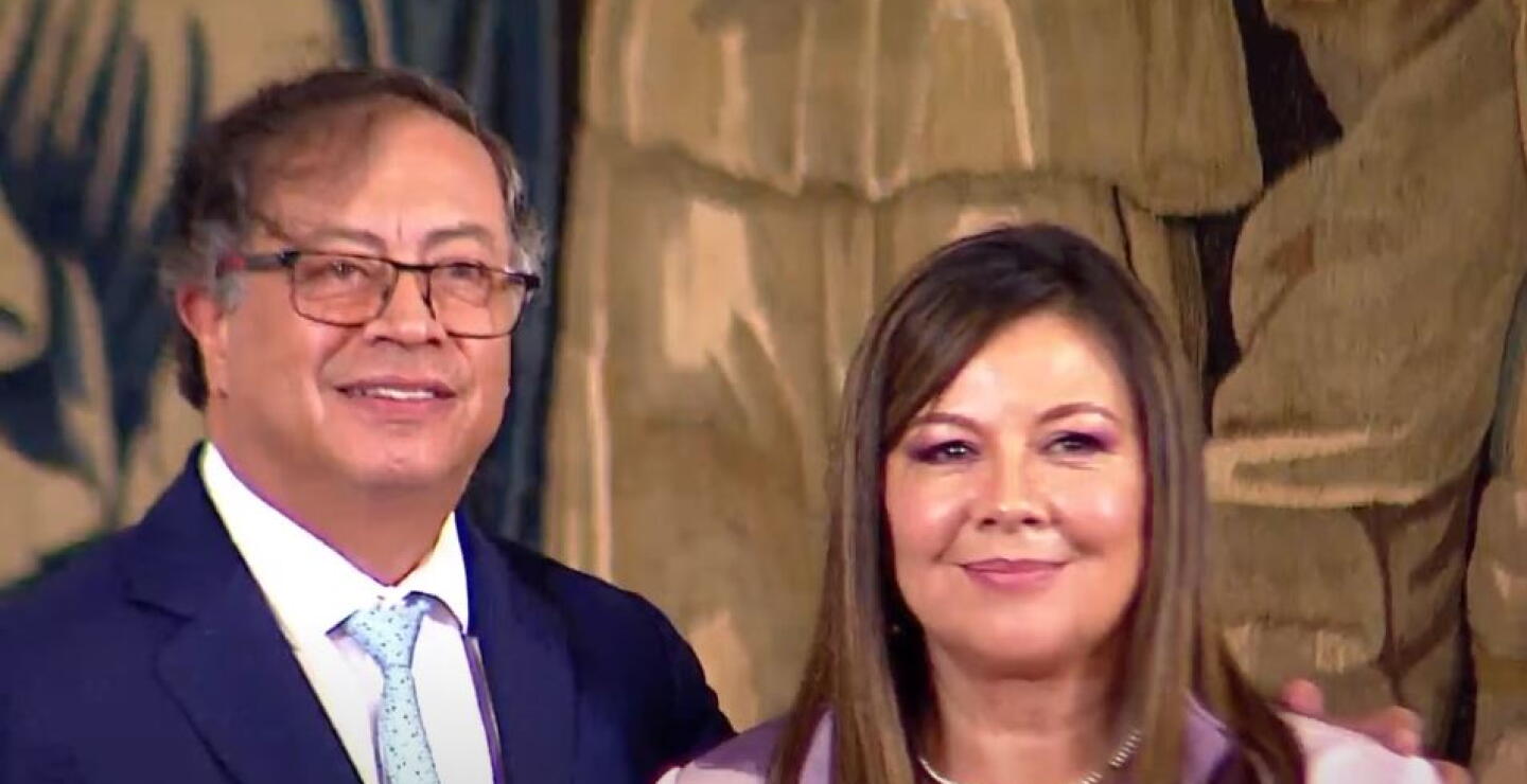 Posesion Luz Adriana Camargo