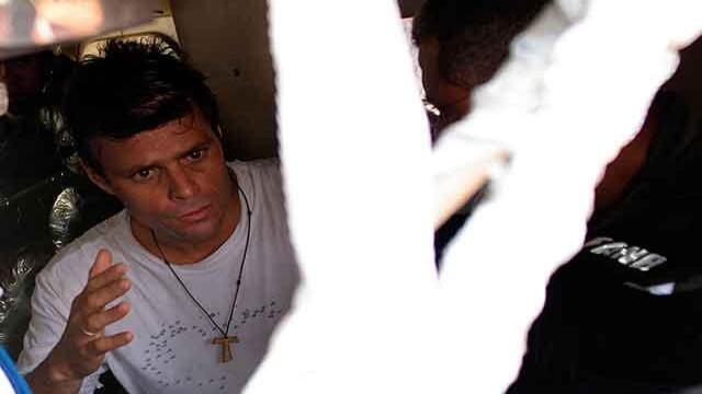 Tras horas de incertidumbre, Gobierno revela video para demostrar que Leopoldo López está vivo