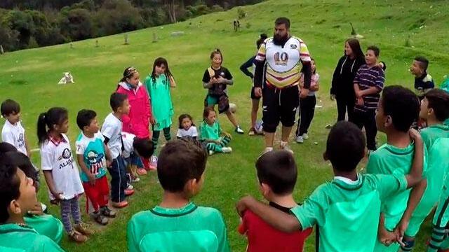 Ingeniero mecánico ayuda a jóvenes de la localidad de Usme por medio del rugby 