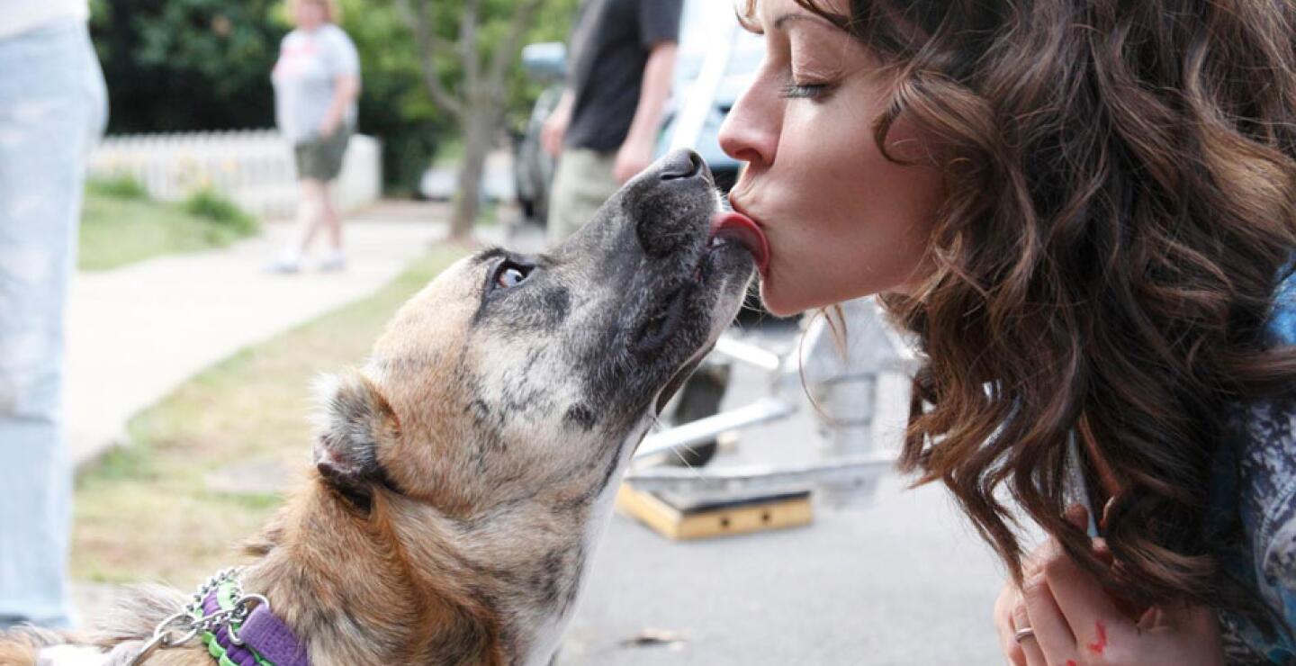 Susie, quien hoy es ejemplo, estuvo al borde de la muerte, con el 60% de su cuerpo con quemaduras de segundo y tercer grado. 