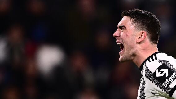 Dusan Vlahovic, jugador de la Juventus, y un festejo de gol contra Friburgo. Dusan Vlahovic, jugador de la Juventus, y un festejo de gol contra Friburgo.
