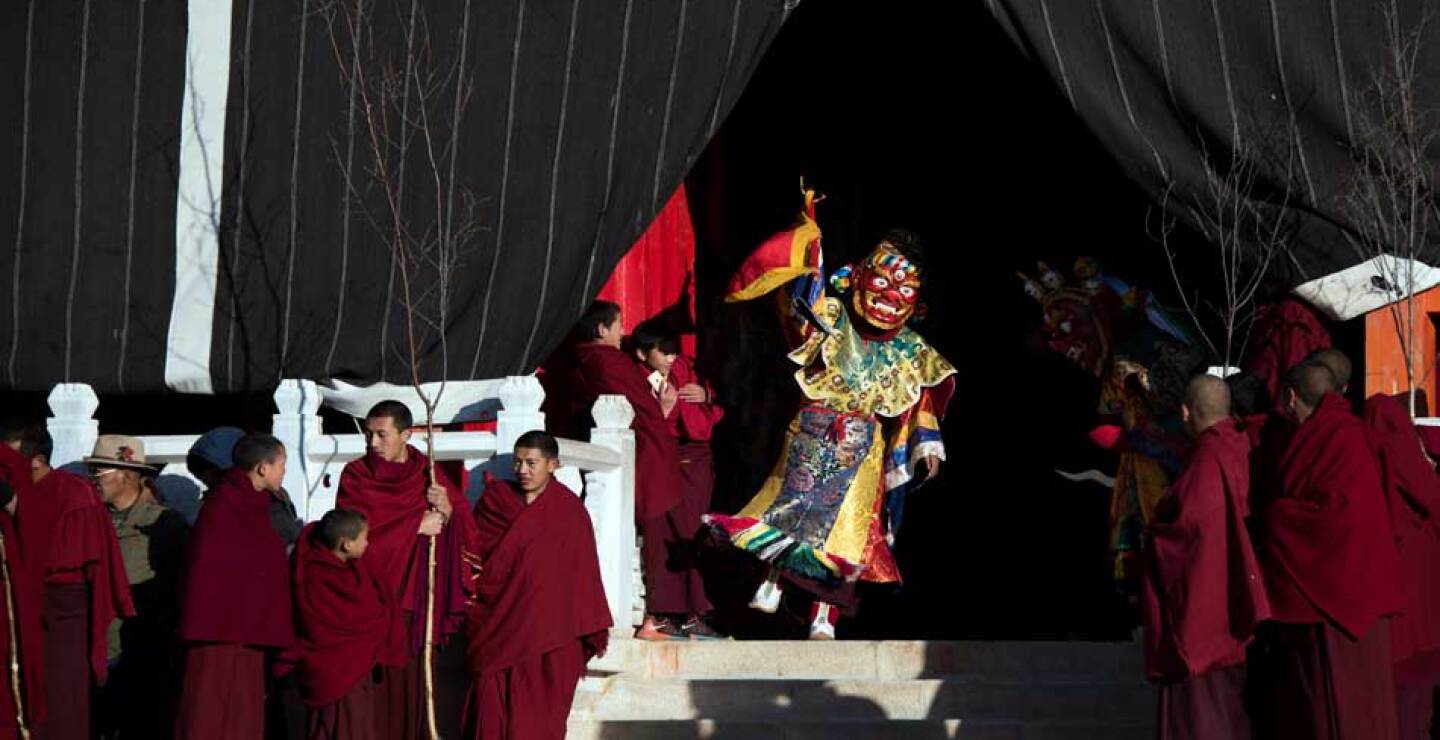 El budismo es una de las cinco religiones oficialmente reconocidas en China pero sigue estando bajo la estricta vigilancia de las autoridades de Pekín, que consideran al dalái lama, el líder espiritual tibetano en el exilio, como un "separatista&q