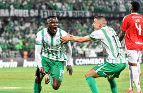 Kevin Viveros fue uno de los autores de los goles de Nacional frente a Internacional en el Atanasio. 