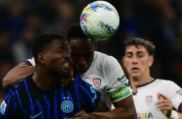Yerry Mina en Inter de Milán vs. Cagliari en partido de la Serie A. 