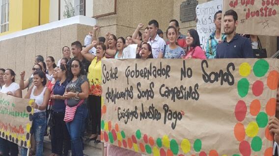 298650_Protesta en Gobernación de Santander / foto: BLU Radio