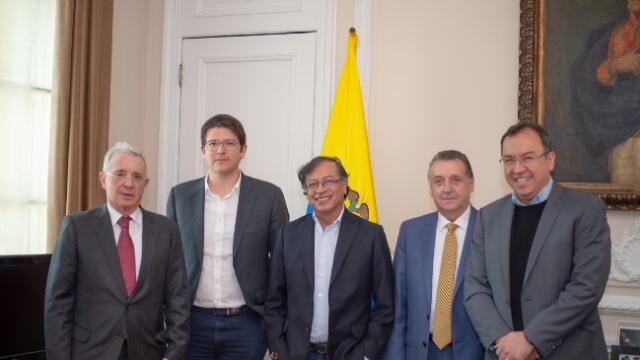 Terminó la reunión de Gustavo Petro y Álvaro Uribe en la Casa de Nariño Terminó la reunión de Gustavo Petro y Álvaro Uribe en la Casa de Nariño