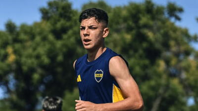 Franco Pérez, volante colombiano que entrena con el primer equipo de Boca Juniors. 