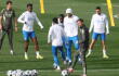 Xabi Alonso en uno de los entrenamientos del Real Madrid.