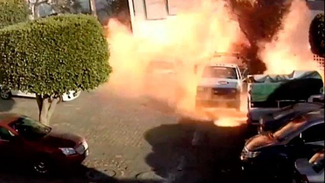 Captado en cámara: cilindro de gas de una tonelada estalló contra una vivienda