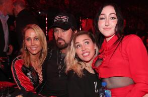 207090_noah-cyrus-miley.jpg