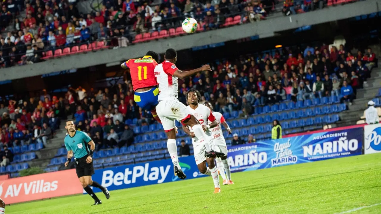 SANTA FE VENCIÓ AL PASTO EN UN PARTIDO EMOCIONANTE