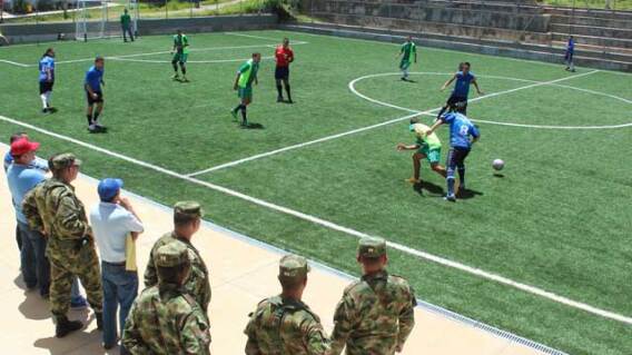 270615_cancha_sintetica.jpg