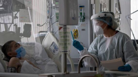 Atención a paciente con COVID-19 Atención a paciente con COVID-19