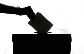 Expertos analizan la situación política española después de la pérdida de la izquierda en comicios