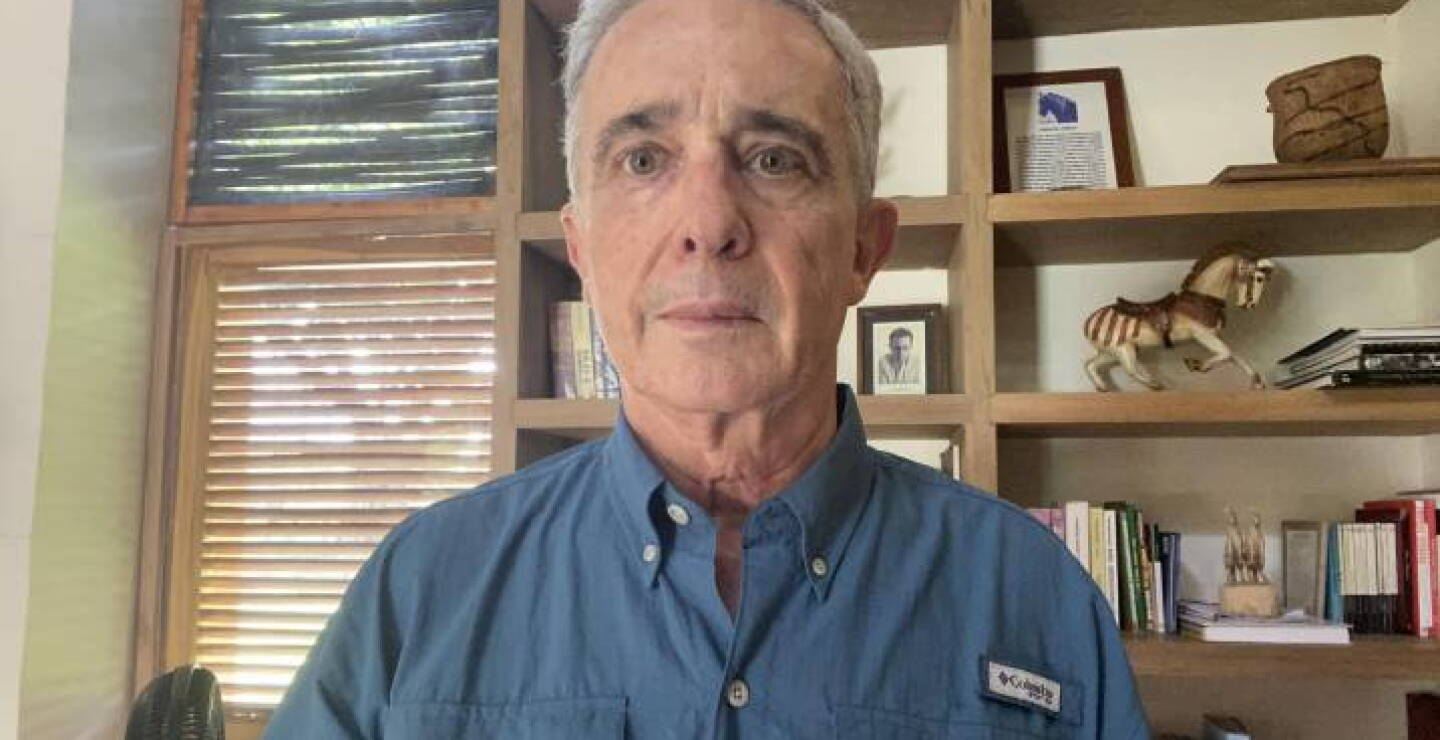374991_uribe.jpg