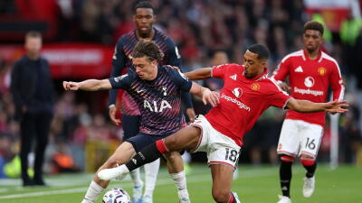Acción de juego entre Manchester United y Tottenham por la Premier League. 