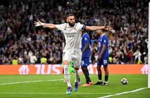 Karim Benzema celebrando anotación frente al Chelsea, por Champions League. Karim Benzema celebrando anotación frente al Chelsea, por Champions League.