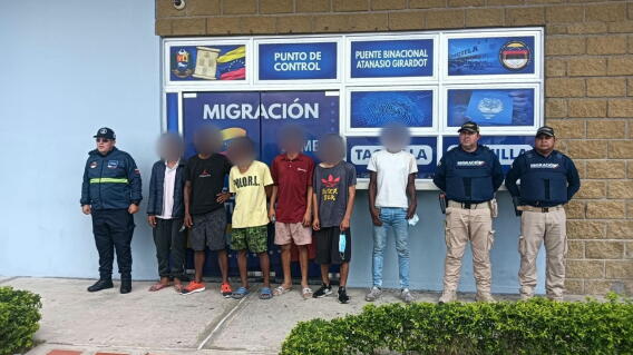 Extranjeros reincidentes fueron expulsados de Santander.jpg