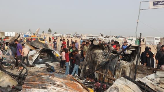 Bombardeo israelí deja al menos 45 muertos en un campo de desplazados de Rafah Bombardeo israelí deja al menos 45 muertos en un campo de desplazados de Rafah