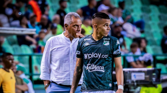 Hernán Torres, director técnico del Cali en medio del partido contra Alianza FC. Hernán Torres, director técnico del Cali en medio del partido contra Alianza FC.