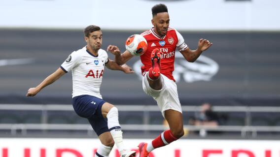 Aubameyang frente al Tottenham Aubameyang frente al Tottenham