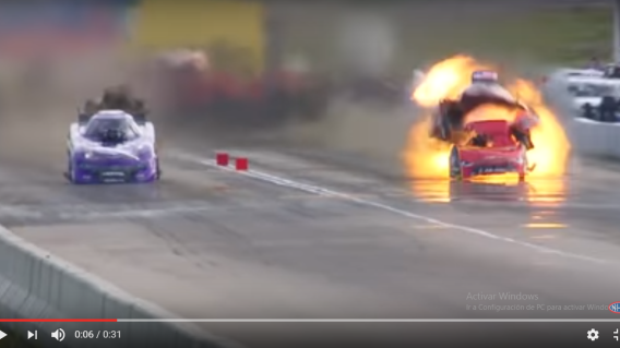 285473_Blu Radio. Momento de la explosión del auto de carreras. Foto: Captura de pantalla Youtube