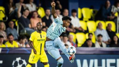 Juan David Cabal salió lesionado en el partido que Juventus visitó al Villarreal por la Champions League. 