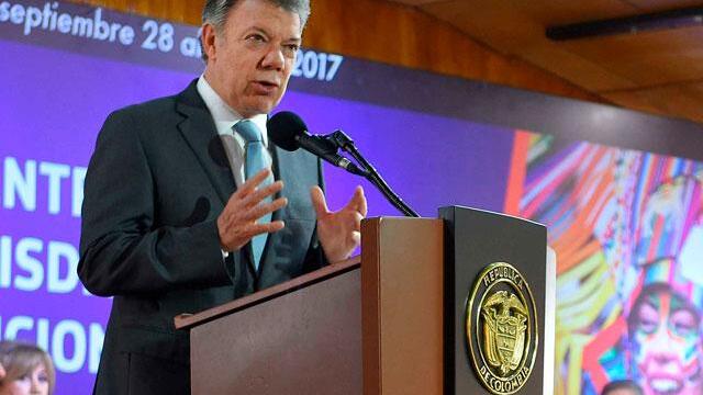 Presidente Santos convoca a un acuerdo para reformar la justicia en Colombia