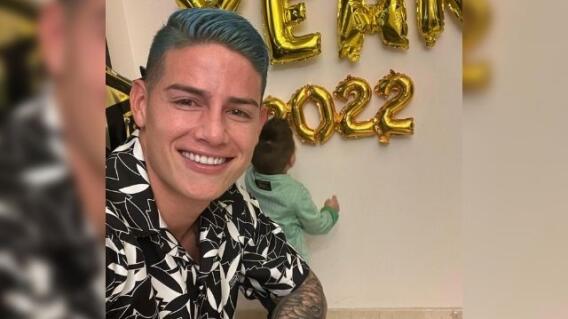 James Rodríguez recibió el 2022 al lado de su familia James Rodríguez recibió el 2022 al lado de su familia