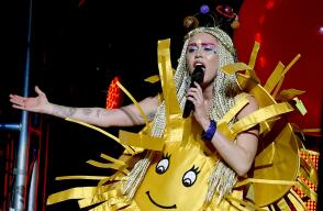 234494_miley.jpg