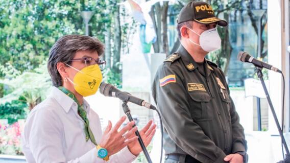claudia-lopez-y-oscar-gomez-heredia-de-la-policia-de-bogota.jpg claudia-lopez-y-oscar-gomez-heredia-de-la-policia-de-bogota.jpg