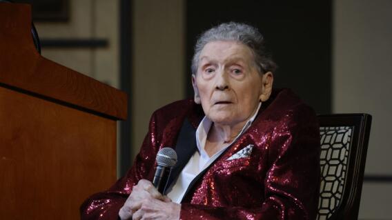 Falleció Jerry Lee Lewis. Falleció Jerry Lee Lewis.
