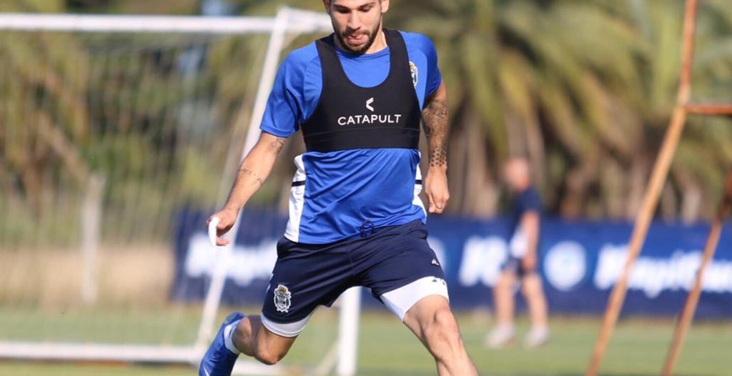 352478_BLU Radio. Jhonatan Agudelo entrena en Gimnasia / Foto: @gimnasiaoficial