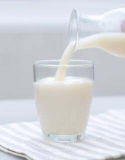 Cuáles son las marcas de leche que podrían desaparecer del mercado en Colombia