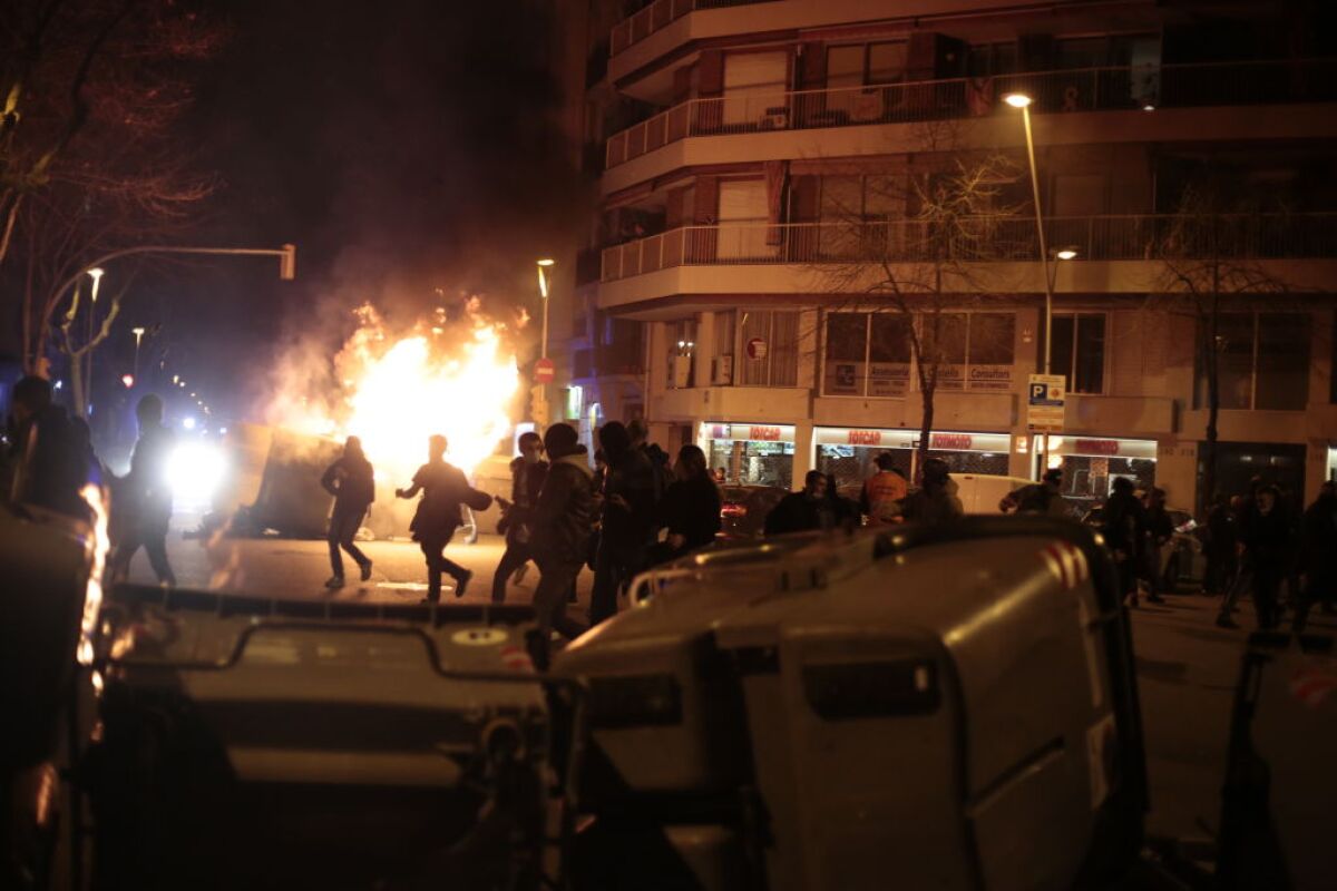 Protesta contra la detención del rapero Pablo Hasél en Barcelona