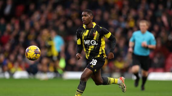 Yaser Asprilla, jugador colombiano del Watford, en medio de un partido en el fútbol de Inglaterra Yaser Asprilla, jugador colombiano del Watford, en medio de un partido en el fútbol de Inglaterra