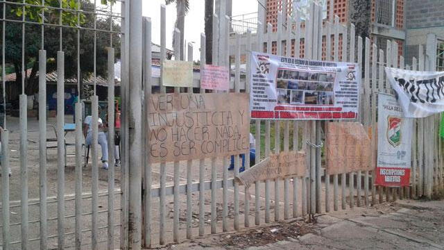 Estudiantes se toman colegio del suroriente de Cali, exigen la destitución inmediata del rector 
