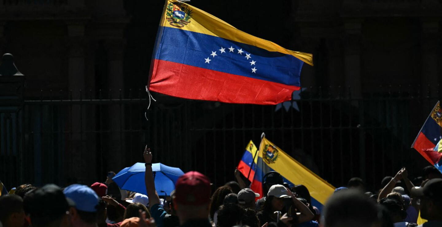 Venezolanos se concentran en las plazas de Buenos Aires para apoyar a Edmundo González