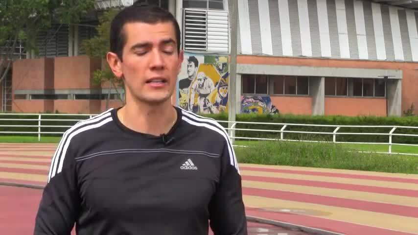 “El jugador de fútbol se preocupa por jugar, pero no por conocer las reglas”: árbitro FIFA