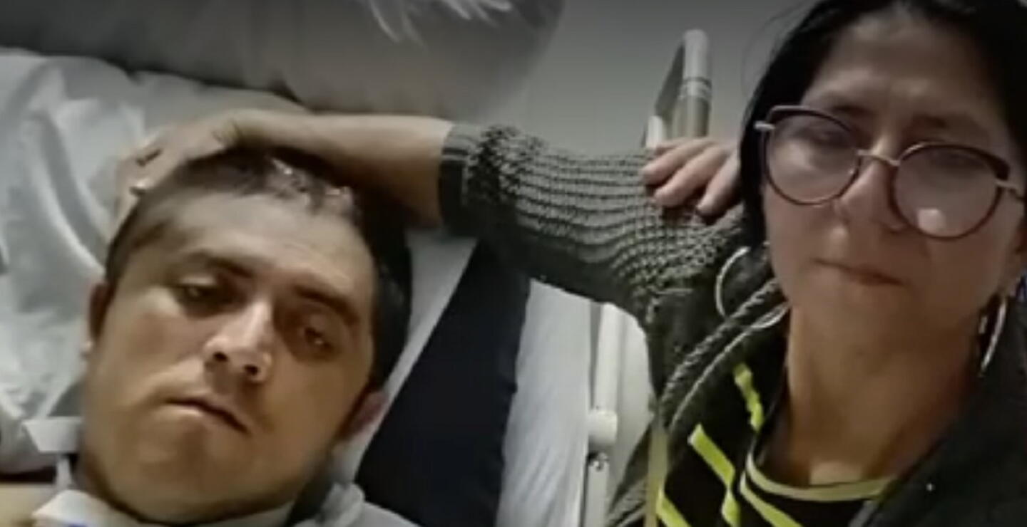 Ayudó a apagar un incendio en la casa de su vecino y ahora se debate entre la vida y la muerte