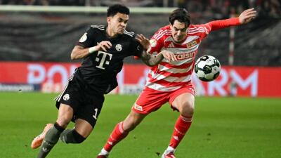 Luis Díaz en Unión Berlín vs. Bayern Múnich en partido por la Copa de Alemania. 
