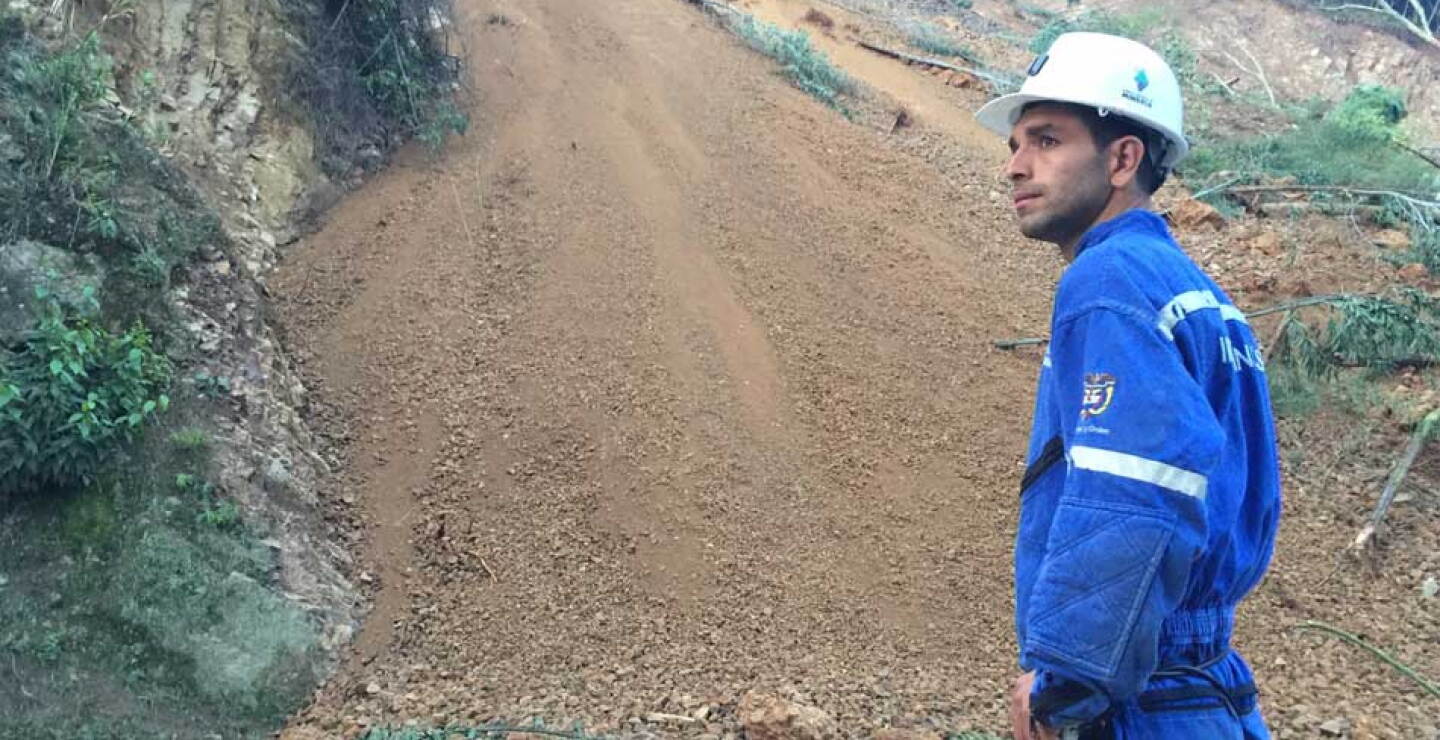 Personal de la Agencia Nacional Minera, Invías, de Atención de Emergencias y del municipio de Amagá están en la zona de la tragedia para rescatar a los desaparecidos