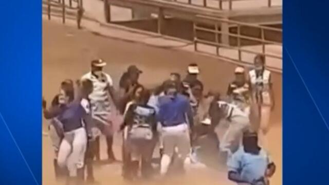 En batalla campal terminó un encuentro de softbol que jóvenes disputaban en Santa Marta